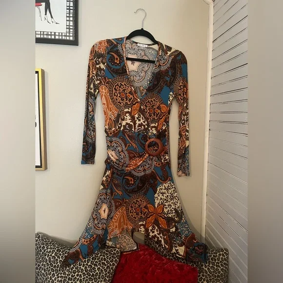 Silky sexy dress from Venus